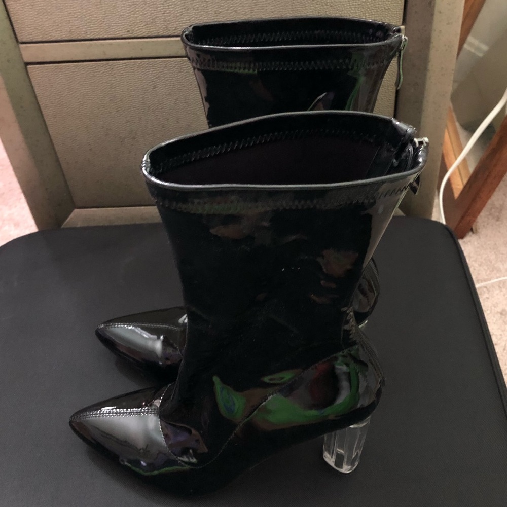 Black Boots size 10 Good Condition